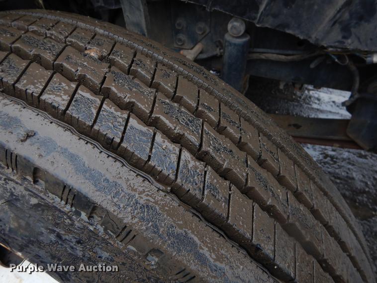 image for item ER9429 2006 International 7300 Ext. Cab service truck