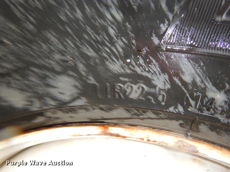 image for item ER9429 2006 International 7300 Ext. Cab service truck