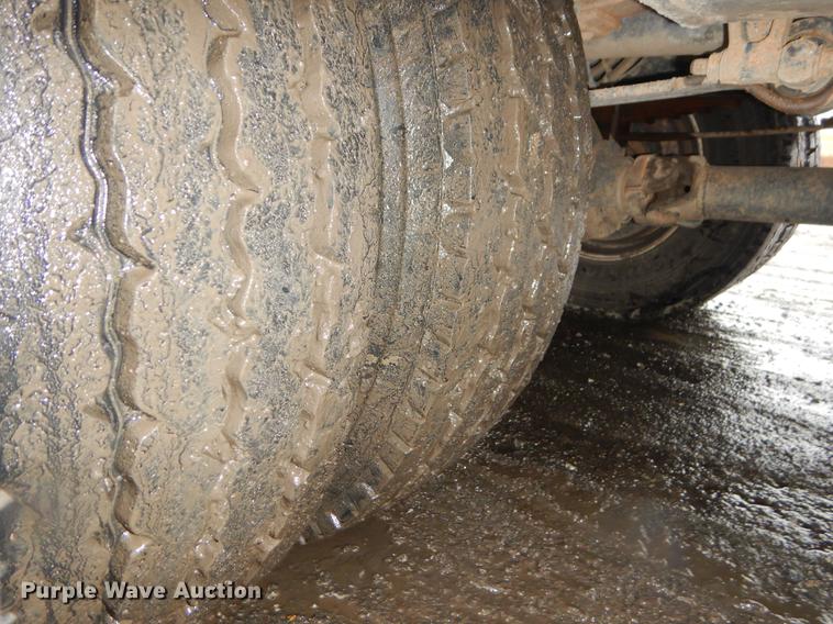 image for item ER9429 2006 International 7300 Ext. Cab service truck