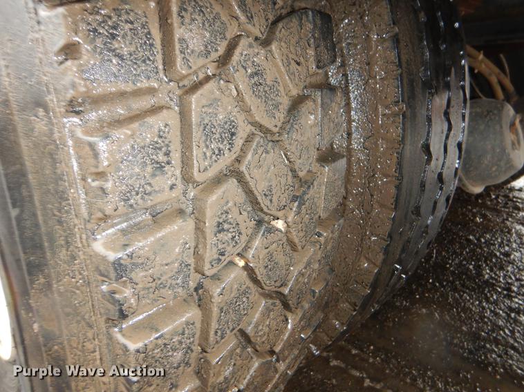 image for item ER9429 2006 International 7300 Ext. Cab service truck