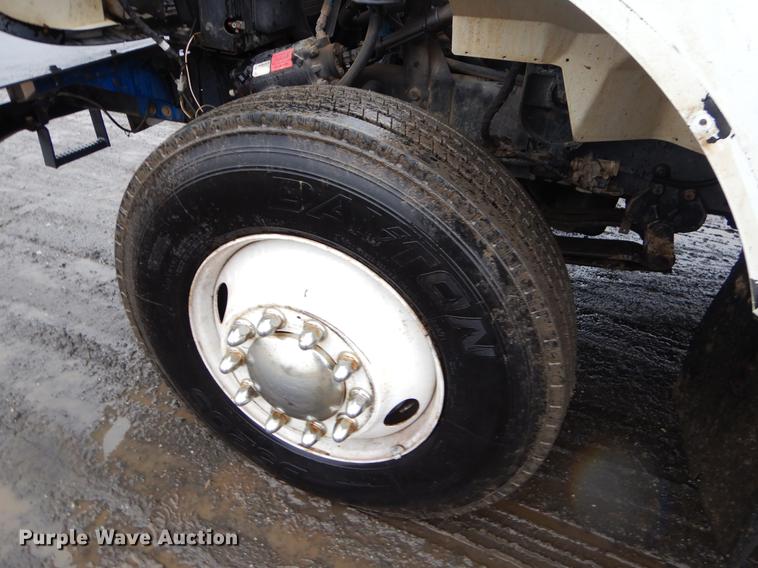 image for item ER9429 2006 International 7300 Ext. Cab service truck