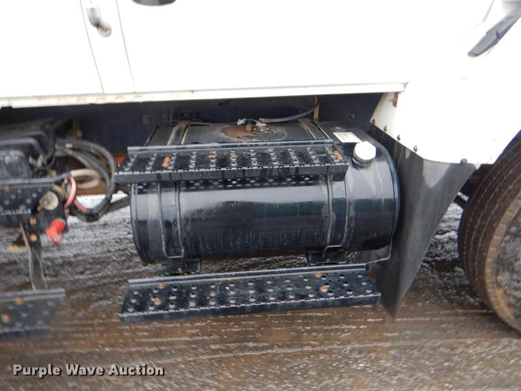 image for item ER9429 2006 International 7300 Ext. Cab service truck