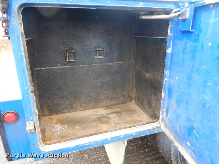 image for item ER9429 2006 International 7300 Ext. Cab service truck