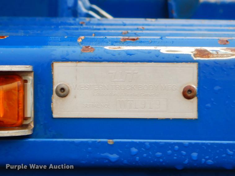 image for item ER9429 2006 International 7300 Ext. Cab service truck