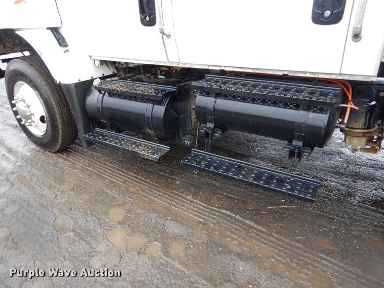 image for item ER9429 2006 International 7300 Ext. Cab service truck