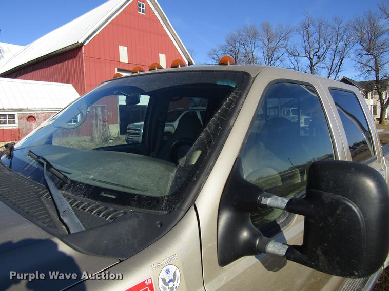 image for item EU9554 2000 Ford F350 Super Duty Lariat Crew Cab pickup truck