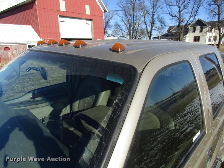 image for item EU9554 2000 Ford F350 Super Duty Lariat Crew Cab pickup truck