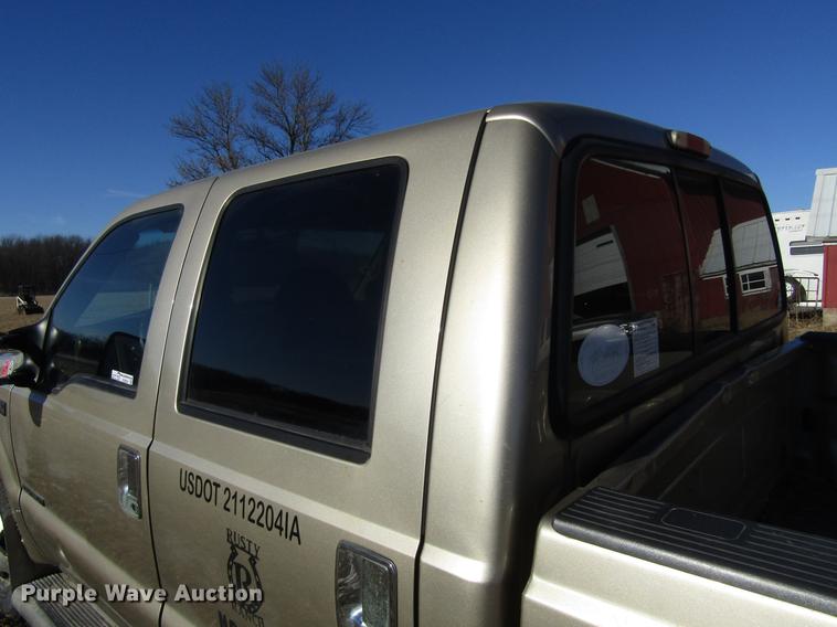 image for item EU9554 2000 Ford F350 Super Duty Lariat Crew Cab pickup truck