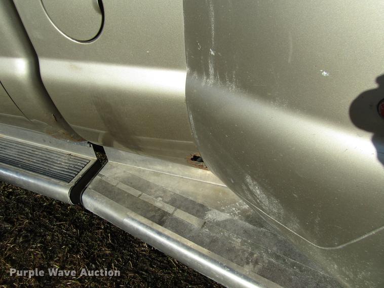 image for item EU9554 2000 Ford F350 Super Duty Lariat Crew Cab pickup truck