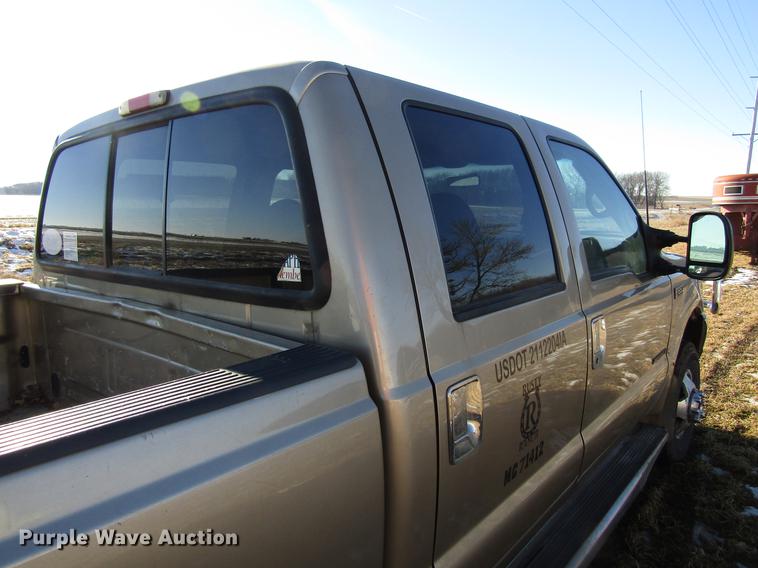 image for item EU9554 2000 Ford F350 Super Duty Lariat Crew Cab pickup truck