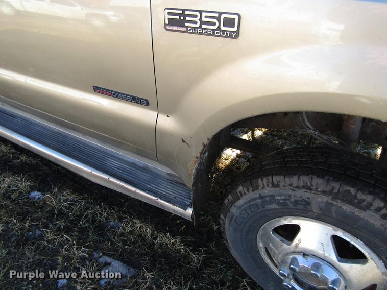 image for item EU9554 2000 Ford F350 Super Duty Lariat Crew Cab pickup truck