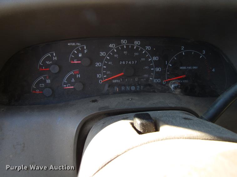 image for item EU9554 2000 Ford F350 Super Duty Lariat Crew Cab pickup truck