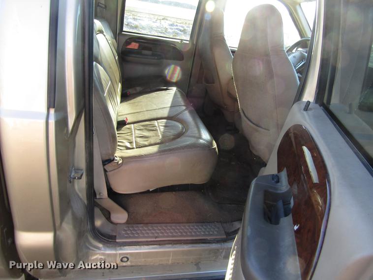 image for item EU9554 2000 Ford F350 Super Duty Lariat Crew Cab pickup truck