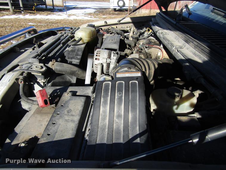 image for item EU9554 2000 Ford F350 Super Duty Lariat Crew Cab pickup truck