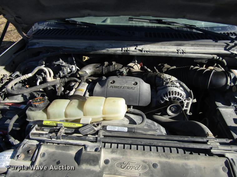 image for item EU9554 2000 Ford F350 Super Duty Lariat Crew Cab pickup truck