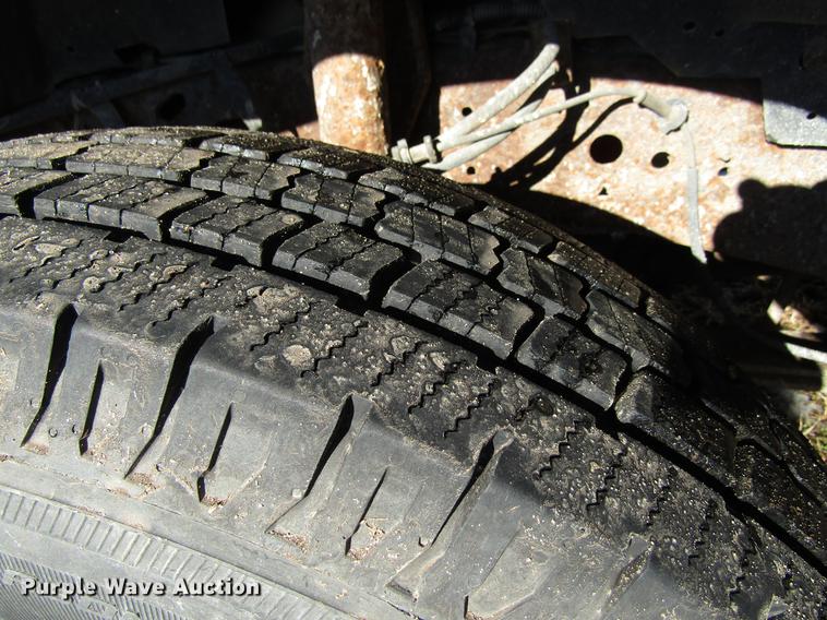 image for item EU9554 2000 Ford F350 Super Duty Lariat Crew Cab pickup truck