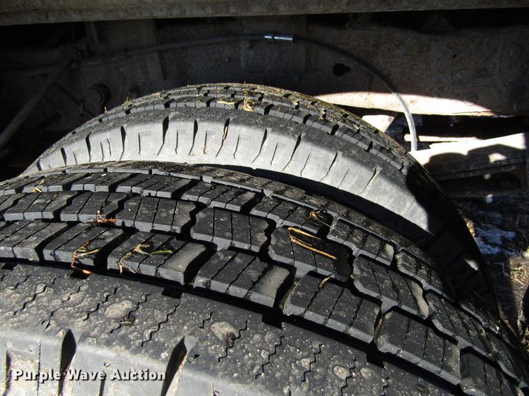 image for item EU9554 2000 Ford F350 Super Duty Lariat Crew Cab pickup truck