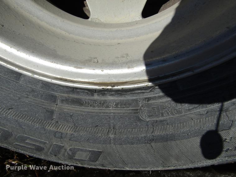 image for item EU9554 2000 Ford F350 Super Duty Lariat Crew Cab pickup truck