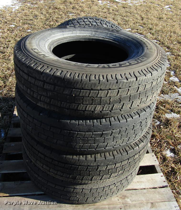 image for item EU9554 2000 Ford F350 Super Duty Lariat Crew Cab pickup truck