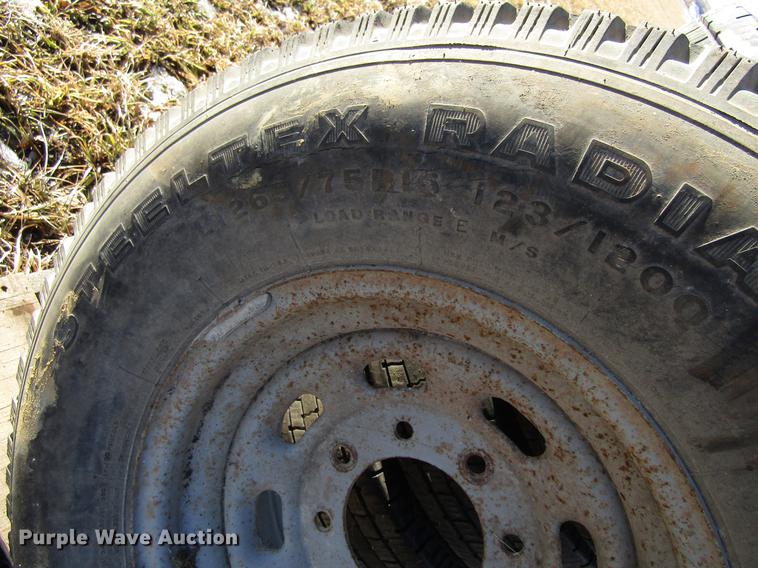 image for item EU9554 2000 Ford F350 Super Duty Lariat Crew Cab pickup truck