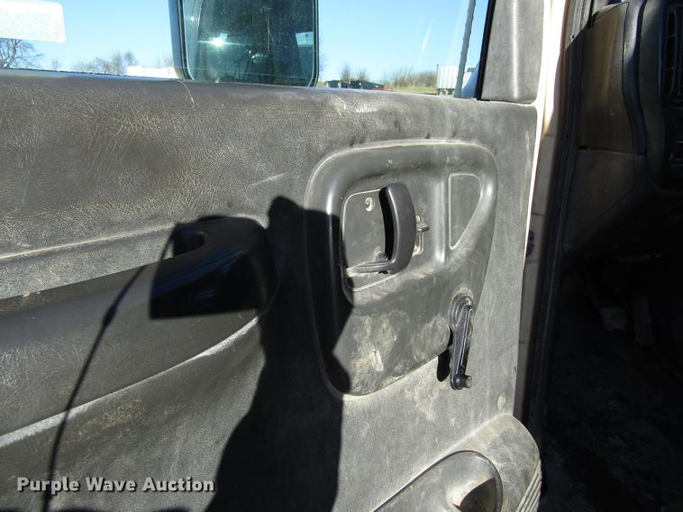 image for item EU9561 2007 Chevrolet C4500 Kodiak utility truck