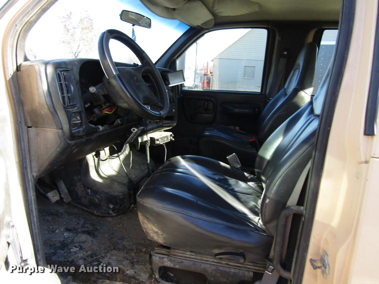 image for item EU9561 2007 Chevrolet C4500 Kodiak utility truck