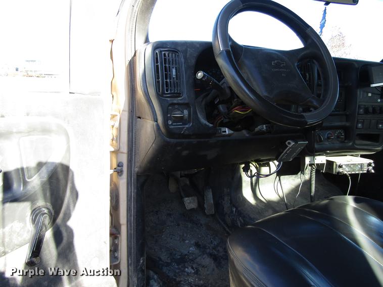 image for item EU9561 2007 Chevrolet C4500 Kodiak utility truck