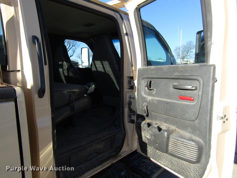 image for item EU9561 2007 Chevrolet C4500 Kodiak utility truck