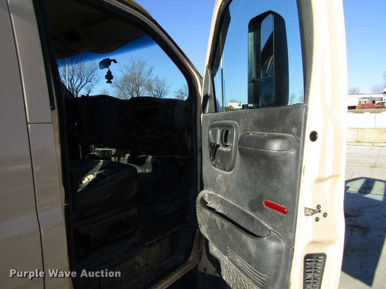 image for item EU9561 2007 Chevrolet C4500 Kodiak utility truck