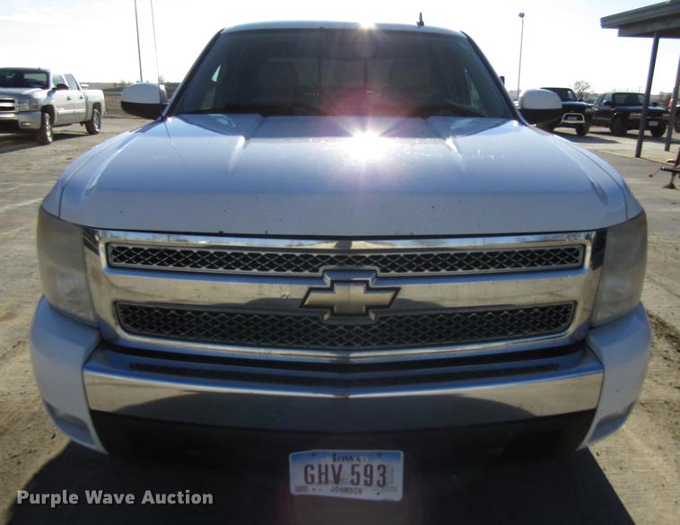 image for item EU9562 2008 Chevrolet Silverado 1500 Crew Cab pickup truck