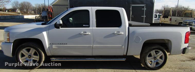 image for item EU9562 2008 Chevrolet Silverado 1500 Crew Cab pickup truck