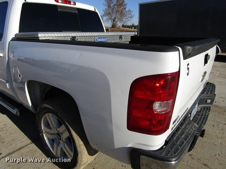image for item EU9562 2008 Chevrolet Silverado 1500 Crew Cab pickup truck