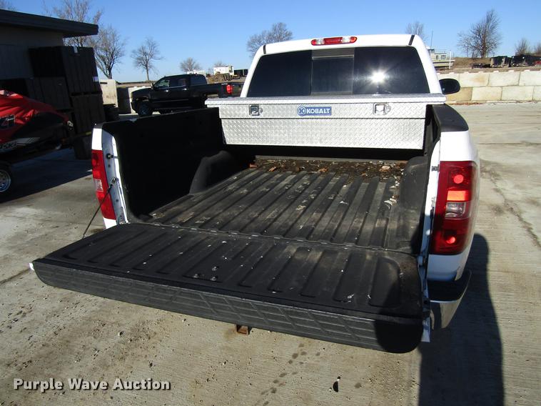 image for item EU9562 2008 Chevrolet Silverado 1500 Crew Cab pickup truck