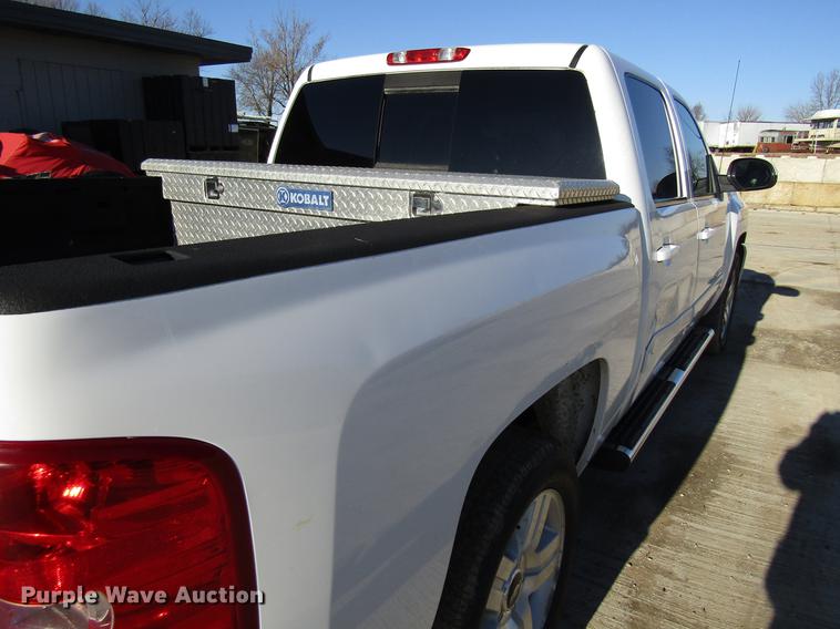 image for item EU9562 2008 Chevrolet Silverado 1500 Crew Cab pickup truck