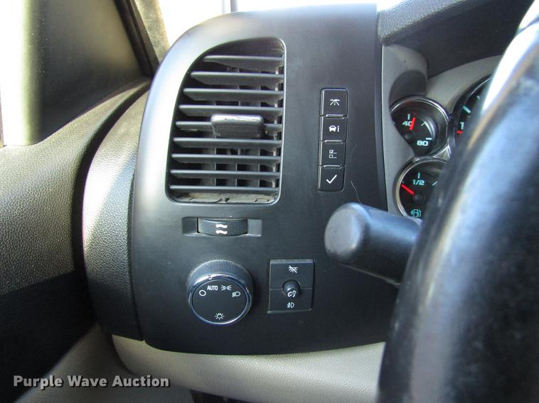 image for item EU9562 2008 Chevrolet Silverado 1500 Crew Cab pickup truck