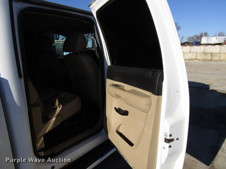 image for item EU9562 2008 Chevrolet Silverado 1500 Crew Cab pickup truck