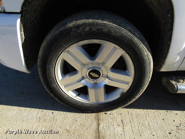 image for item EU9562 2008 Chevrolet Silverado 1500 Crew Cab pickup truck