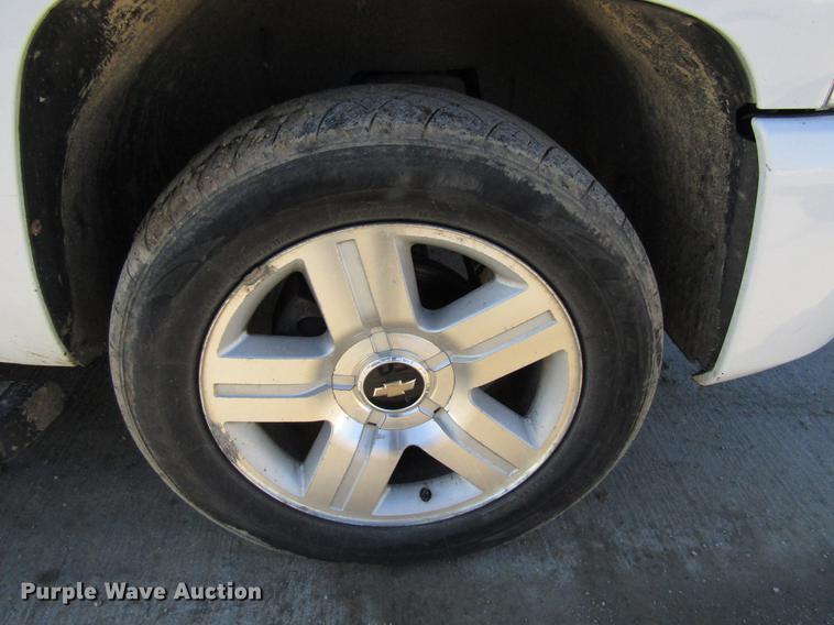 image for item EU9562 2008 Chevrolet Silverado 1500 Crew Cab pickup truck