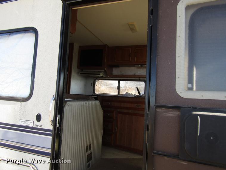 image for item EU9564 1991 Ford F530 Coachman Catalina 330SB RV