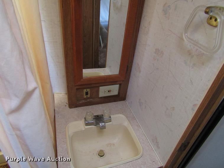 image for item EU9564 1991 Ford F530 Coachman Catalina 330SB RV