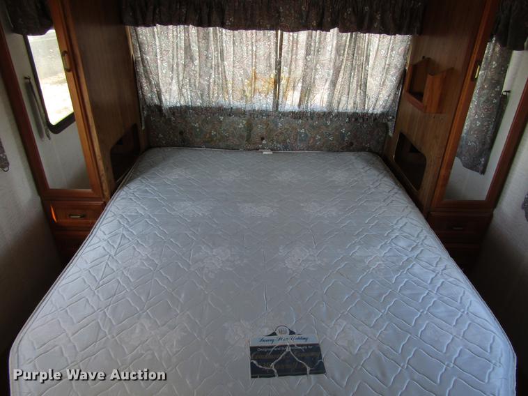 image for item EU9564 1991 Ford F530 Coachman Catalina 330SB RV