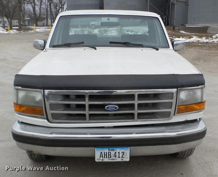 image for item EW9835 1994 Ford F150 pickup truck
