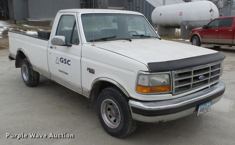 image for item EW9835 1994 Ford F150 pickup truck