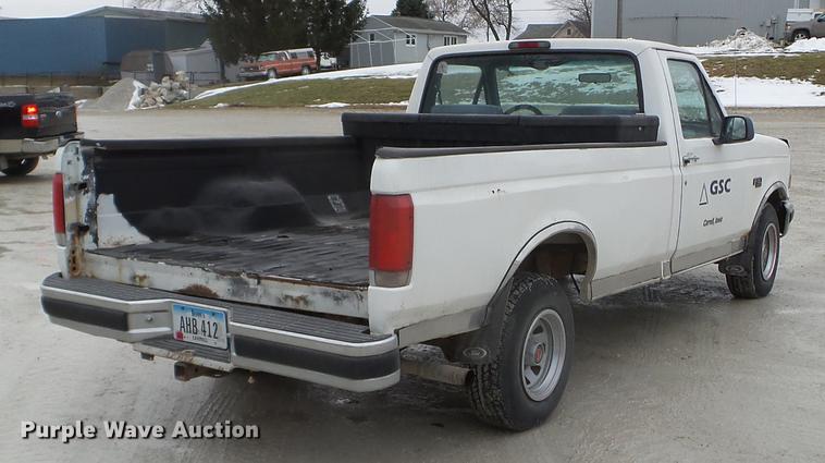 image for item EW9835 1994 Ford F150 pickup truck