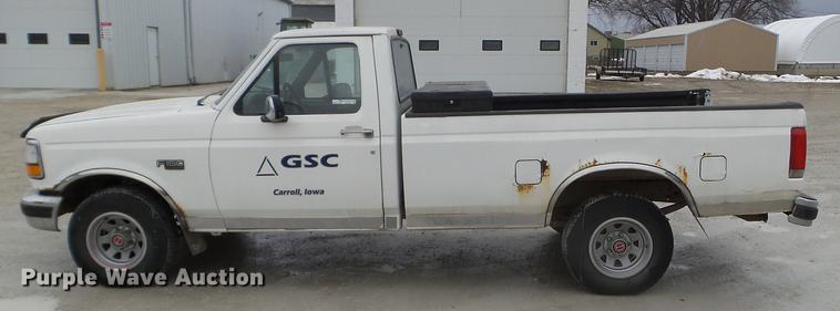 image for item EW9835 1994 Ford F150 pickup truck