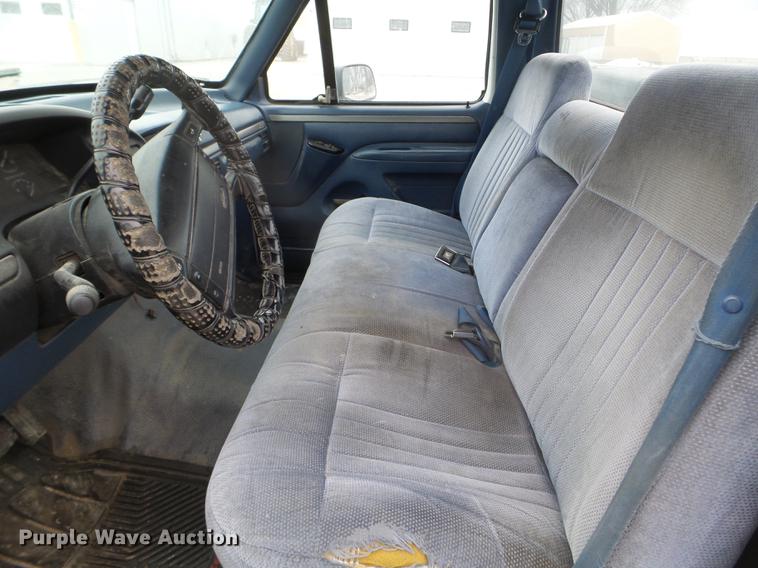 image for item EW9835 1994 Ford F150 pickup truck