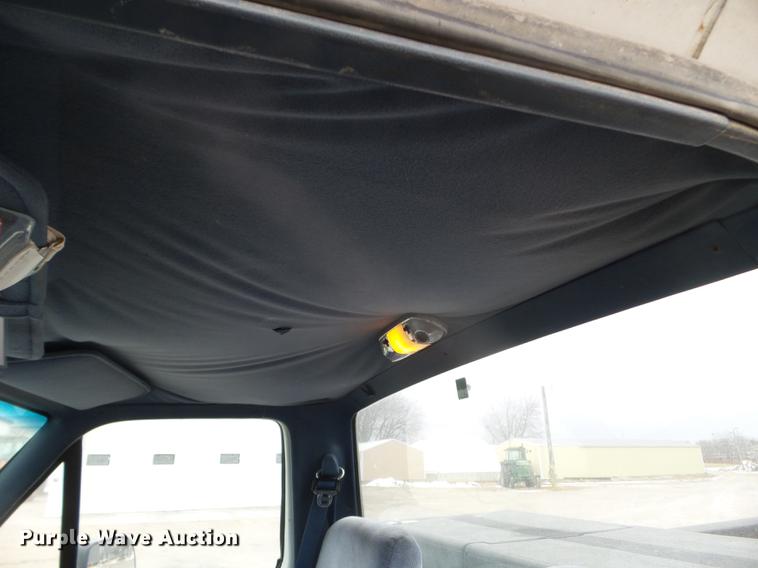 image for item EW9835 1994 Ford F150 pickup truck