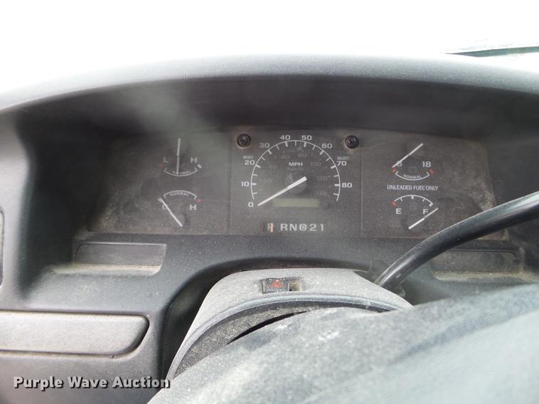 image for item EW9835 1994 Ford F150 pickup truck