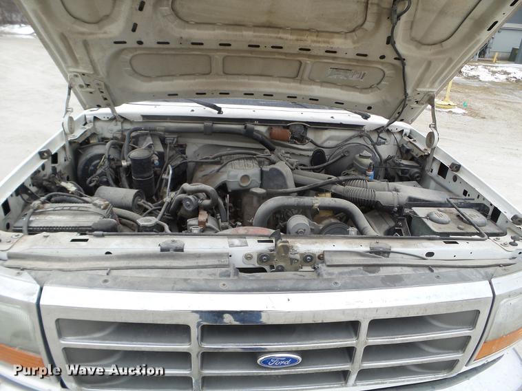 image for item EW9835 1994 Ford F150 pickup truck