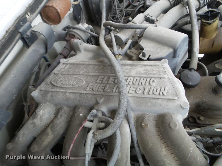 image for item EW9835 1994 Ford F150 pickup truck